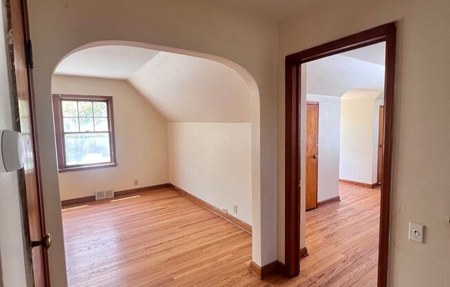 5864-5864A N. 42nd St.