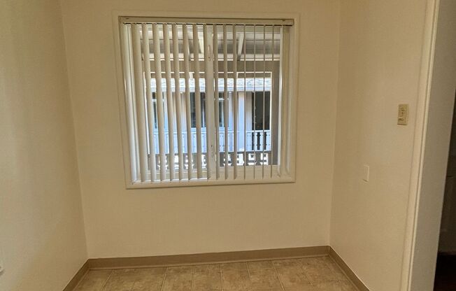 Golden Lantern Apartments