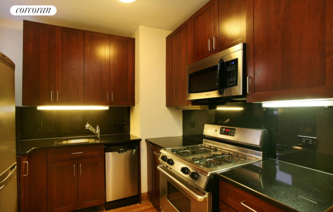 13 E 131 ST
