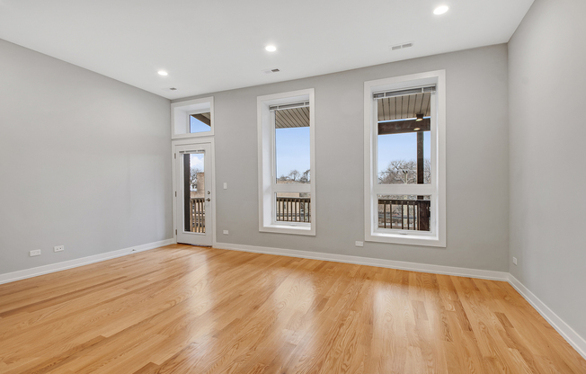 1420 N MILWAUKEE AVE