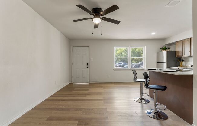 1 bed, 1 bath, 570 sqft, $950, Unit 82-102