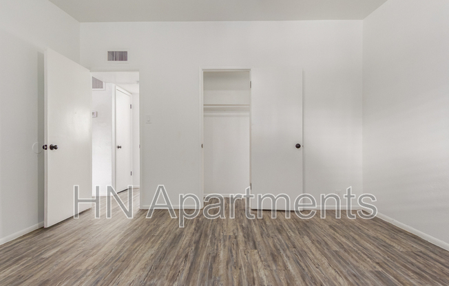8639 N 7 ST