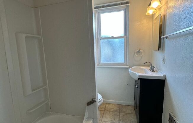 2 beds, 1 bath, $1,350, Unit 249