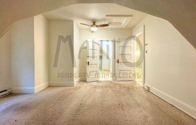 1 bed, 1 bath, 600 sqft, $1,100, Unit Apt 4