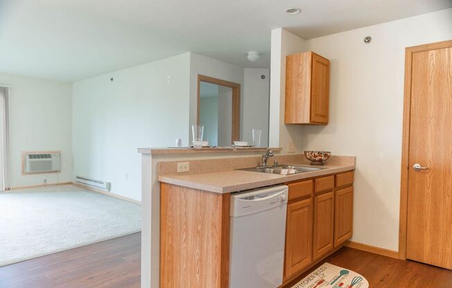 1 bed, 1 bath, 756 sqft, $1,535, Unit 290-210