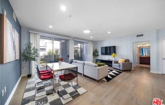 2 beds, 2 baths, 1,330 sqft, $3,600, Unit 510