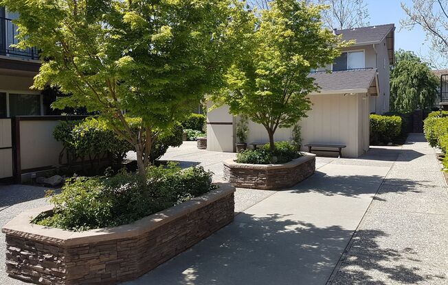 2 beds, 1 bath, 875 sqft, $2,595, Unit #13