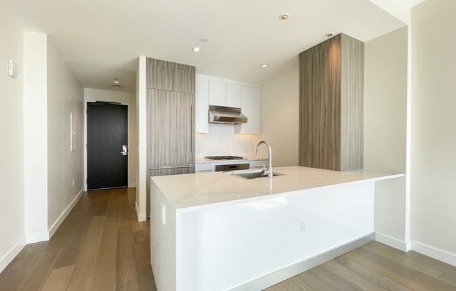 1 bed, 1 bath, 658 sqft, $5,000, Unit 21F