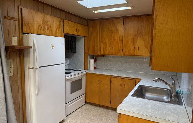 Spacious 2 Bed 1 Bath Bothell Home $2500/mo.
