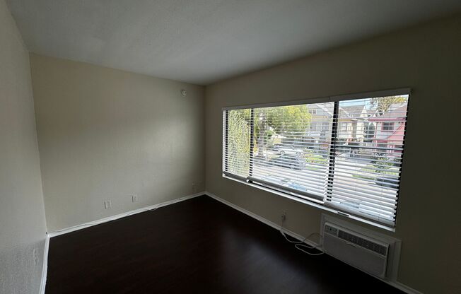 2 beds, 1 bath, 500 sqft, $2,295, Unit 1129-1