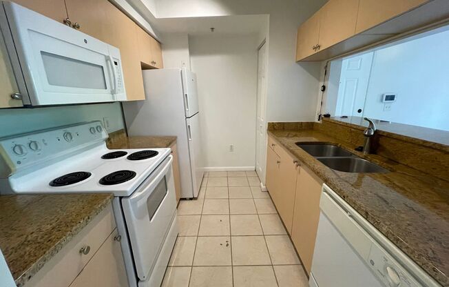 ANNUAL RENTAL - RESERVE AT NAPLES 2 BED / 1 BATH