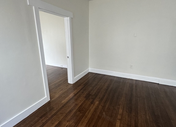 3 beds, 1 bath, 1,100 sqft, $3,000, Unit 1