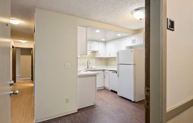 2 beds, 1 bath, 765 sqft, $2,395, Unit 301