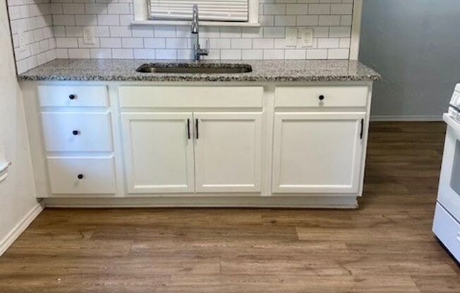 Charming Home located in the center of town!