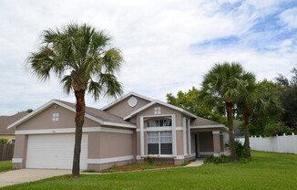 Spacious 3/2 House w/ 2-Car Garage in Willowbrook of SE Orlando