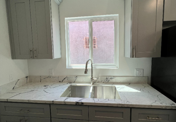 2333 S MANSFIELD AVE