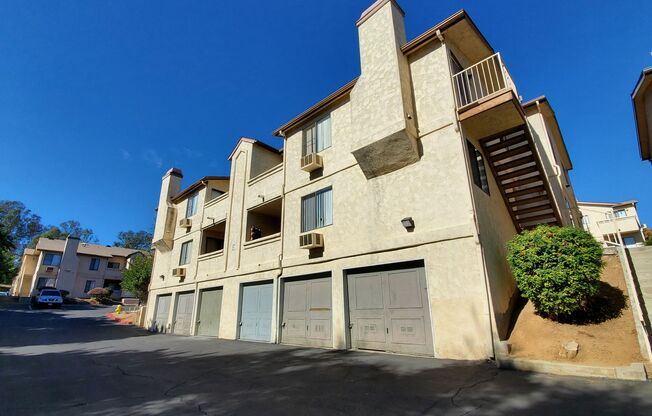 2 beds, 2 baths, 900 sqft, $2,200, Unit 49