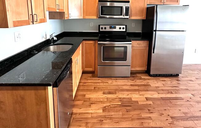 1 bed, 1 bath, 670 sqft, $1,825, Unit 137