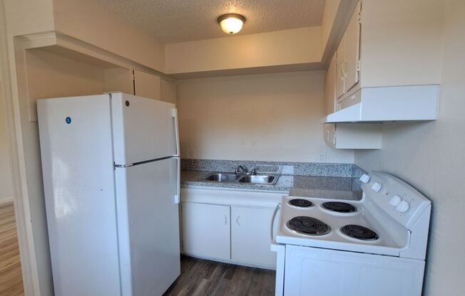 1331-1349 E San Bruno Ave
