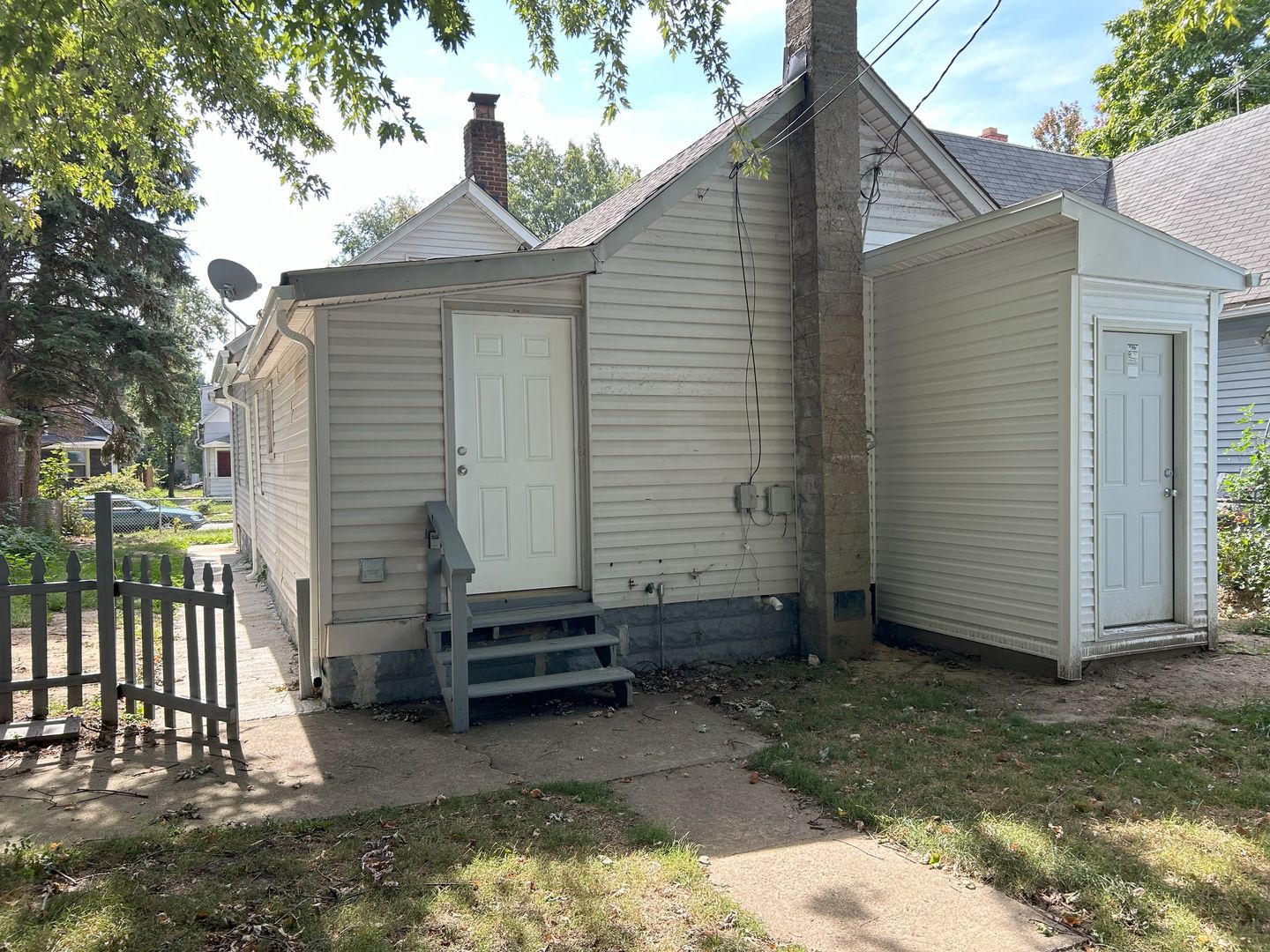 Cudell Area - 2 Bedrooms - 1 Bath - Single Family Home