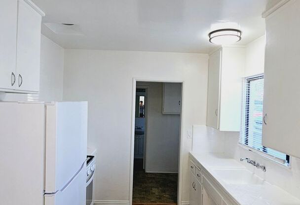 1 bed, 1 bath, $2,350, Unit 2