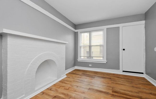 2 beds, 1 bath, 1,000 sqft, $1,695, Unit 4234 1/2 -  3E