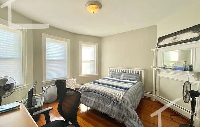 NO FEE on this Affordable Mission Hill Gem!  Sunny & Spacious, Great for NEU students!  Parking Avail