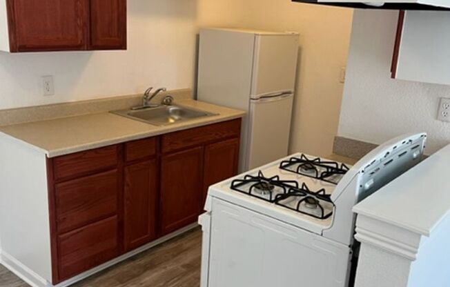 1 bed, 1 bath, $1,100, Unit 2