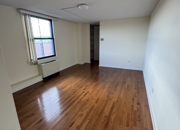 1 bed, 1.5 baths, 950 sqft, $3,450, Unit 802