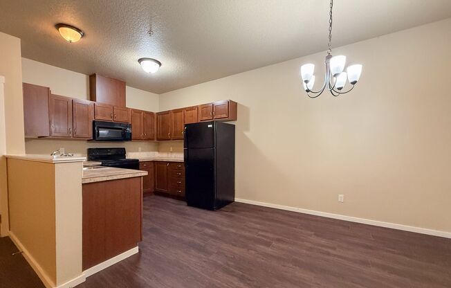 2 beds, 2 baths, 1,090 sqft, $1,600, Unit 523-06