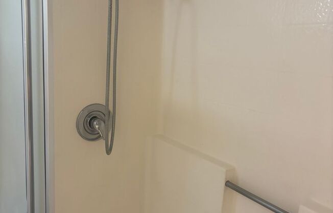 2 beds, 2 baths, $1,800, Unit Unit 123