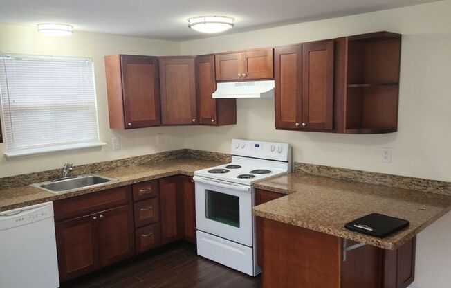 2 beds, 1 bath, 980 sqft, $1,600, Unit S166-D