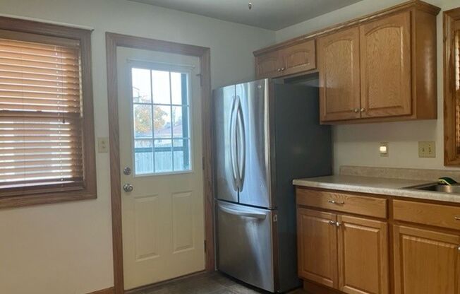 3 beds, 2 baths, $1,795