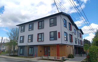 6732 40 AVE S