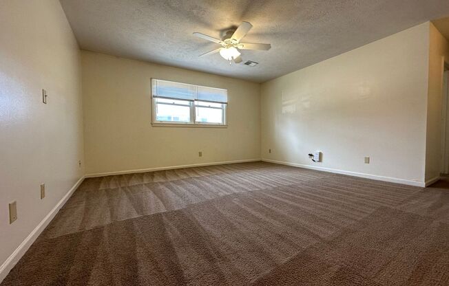 2 beds, 1 bath, 950 sqft, $875