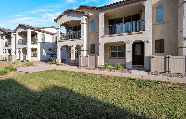 Like Brand New Luxurious Modern 3 Bedroom 2 Bath Townhome in Warner Meadow – Rare Rental Opportunity!