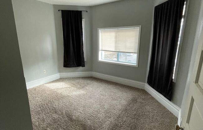 1 bed, 1 bath, $850, Unit Apt. 4