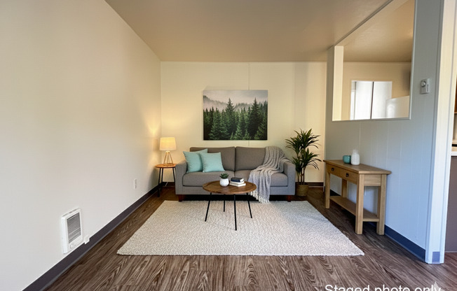 Spacious, Updated One Bedroom Apartments Close to Multnomah Village, Parking Included and Pet Friendly!