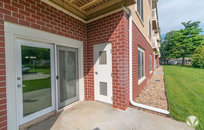 2 beds, 2 baths, 1,117 sqft, $1,625, Unit N-206