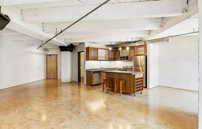 Marshall Wells - North facing Pearl District Loft w/parking/storage/ac