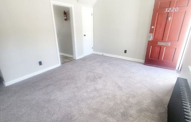 2 beds, 1 bath, 700 sqft, $1,350, Unit 03-3220