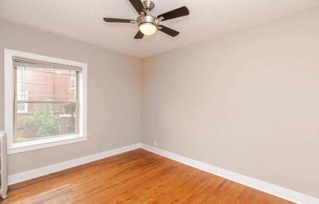 3 beds, 1 bath, 1,000 sqft, $2,500, Unit 1337-3N