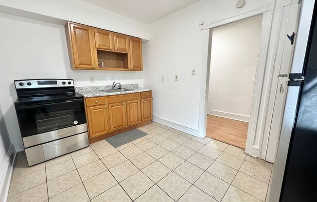 1 bed, 1 bath, $900, Unit 2