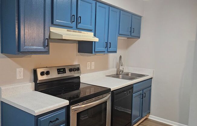 2 beds, 1 bath, $1,500, Unit 1535 Johnstons unit 401