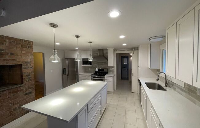 Remodeled 4bed / 3 bath House in Des Moines