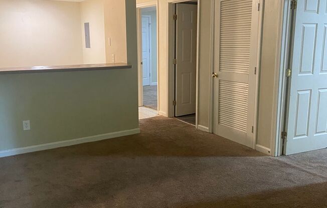 2 beds, 1 bath, 1,100 sqft, $850, Unit 3830 Apt D