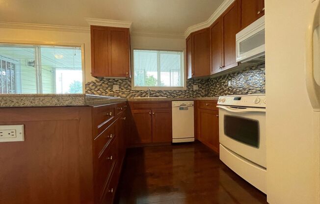 2 beds, 1 bath, 1,672 sqft, $2,145, Unit 11630