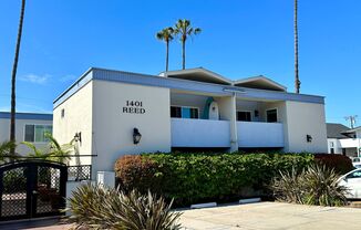 Beautiful Pacific Beach Condo Walking Distance To Beach and Bay
