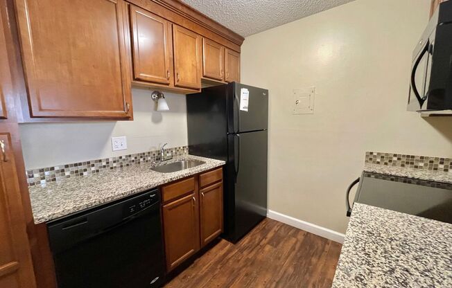 2 beds, 1 bath, 660 sqft, $1,225, Unit 62127