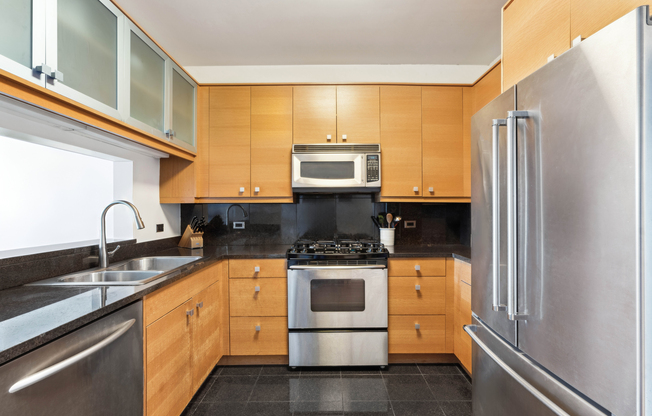 120 RIVERSIDE BLVD